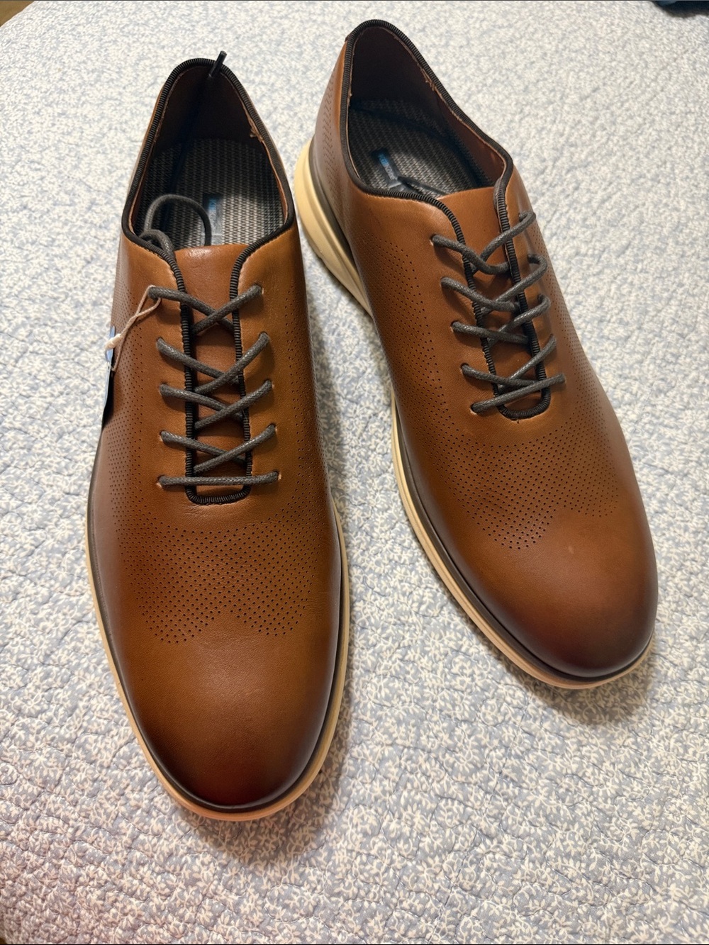 Vince Camuto Cognac Brown Perforated Leather Oxfords. ( NO BOX)